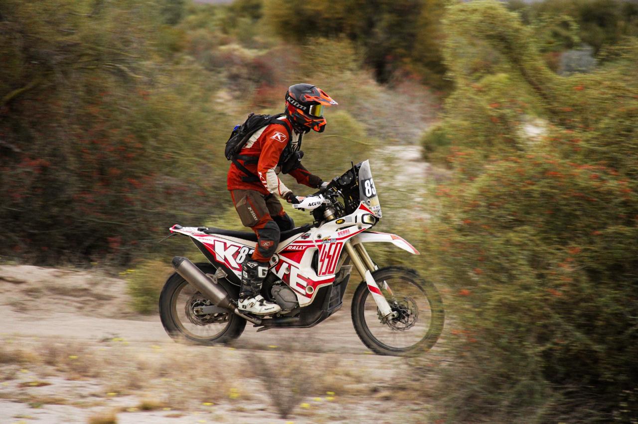 Scott Purcell racing through Baja scrubland